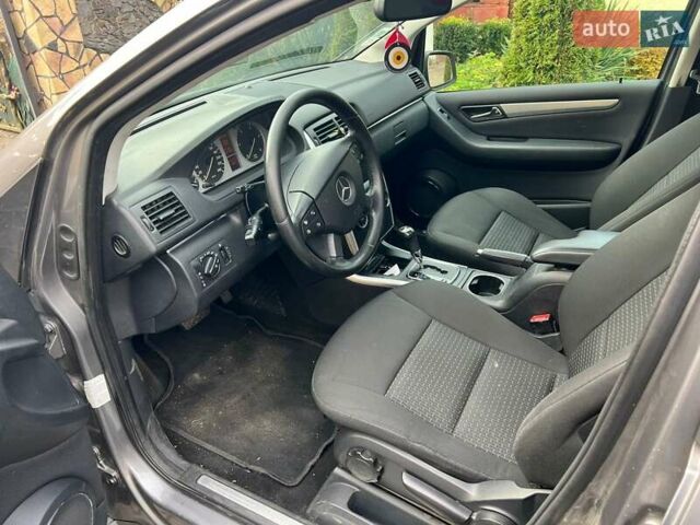 Серый Мерседес Б-класс, объемом двигателя 2.03 л и пробегом 240 тыс. км за 8700 $, фото 2 на Automoto.ua