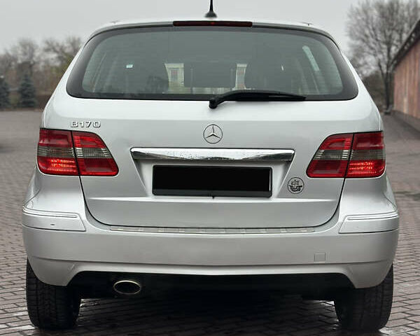 Серый Мерседес Б-класс, объемом двигателя 1.7 л и пробегом 237 тыс. км за 6600 $, фото 9 на Automoto.ua