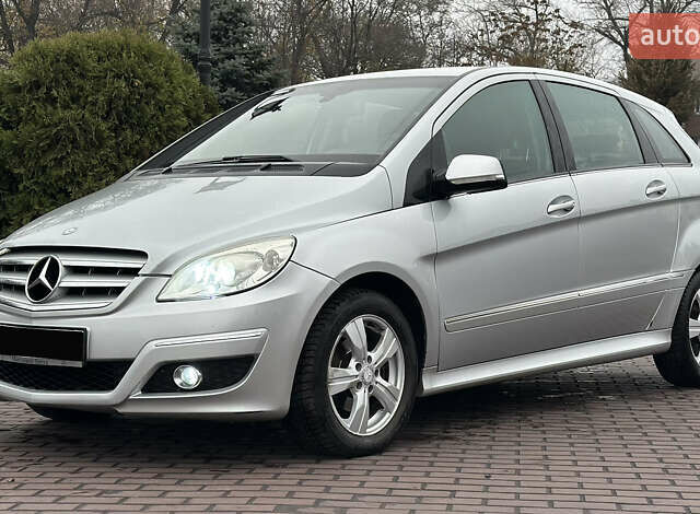 Серый Мерседес Б-класс, объемом двигателя 1.7 л и пробегом 237 тыс. км за 6600 $, фото 2 на Automoto.ua