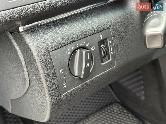 Серый Мерседес Б-класс, объемом двигателя 1.99 л и пробегом 270 тыс. км за 5990 $, фото 13 на Automoto.ua