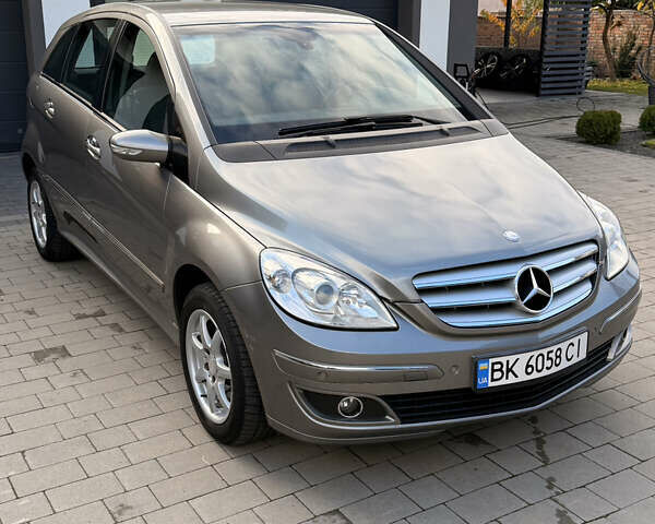 Серый Мерседес Б-класс, объемом двигателя 1.99 л и пробегом 288 тыс. км за 7000 $, фото 13 на Automoto.ua