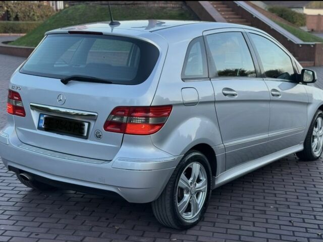 Серый Мерседес Б-класс, объемом двигателя 1.7 л и пробегом 237 тыс. км за 6700 $, фото 4 на Automoto.ua