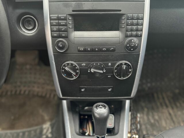 Сірий Мерседес Б-клас, об'ємом двигуна 2 л та пробігом 300 тис. км за 5500 $, фото 3 на Automoto.ua