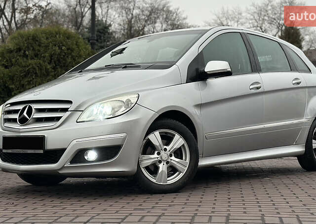 Серый Мерседес Б-класс, объемом двигателя 1.7 л и пробегом 237 тыс. км за 6600 $, фото 1 на Automoto.ua
