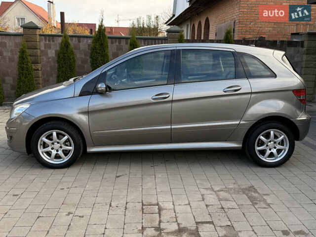 Серый Мерседес Б-класс, объемом двигателя 1.99 л и пробегом 288 тыс. км за 7000 $, фото 3 на Automoto.ua