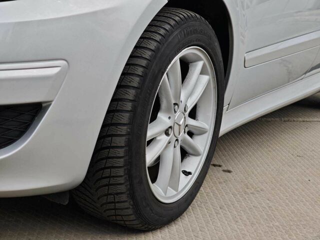 Серый Мерседес Б-класс, объемом двигателя 1.5 л и пробегом 224 тыс. км за 6990 $, фото 5 на Automoto.ua