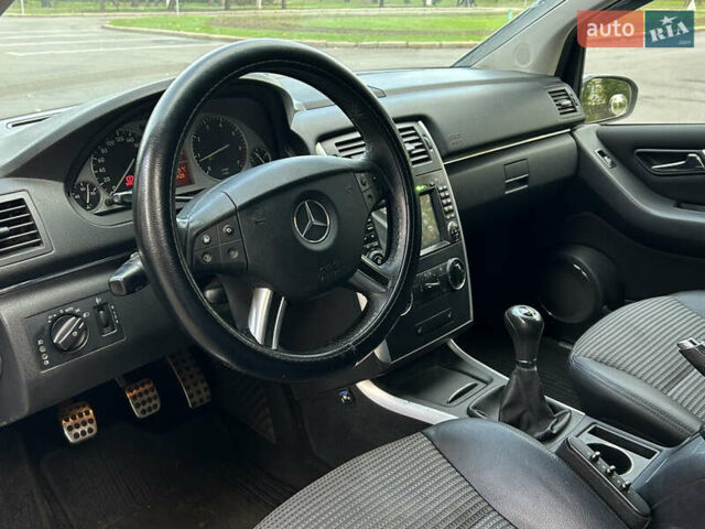 Мерседес Б-класс 2008 в Николаеве на Automoto.ua Серый Мерседес Б-класс, объемом двигателя 2.04 л и пробегом 327 тыс. км за 6499 $, фото 6 на Automoto.ua