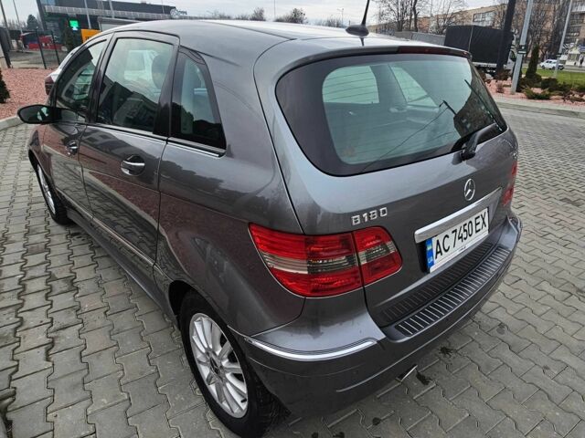 Сірий Мерседес Б-клас, об'ємом двигуна 2 л та пробігом 259 тис. км за 6650 $, фото 4 на Automoto.ua