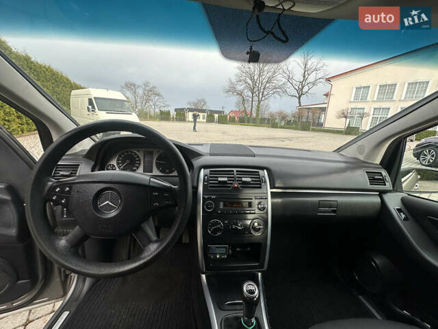 Сірий Мерседес Б-клас, об'ємом двигуна 1.99 л та пробігом 265 тис. км за 5700 $, фото 15 на Automoto.ua