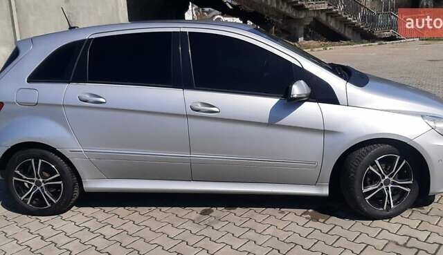 Сірий Мерседес Б-клас, об'ємом двигуна 1.99 л та пробігом 208 тис. км за 7600 $, фото 4 на Automoto.ua