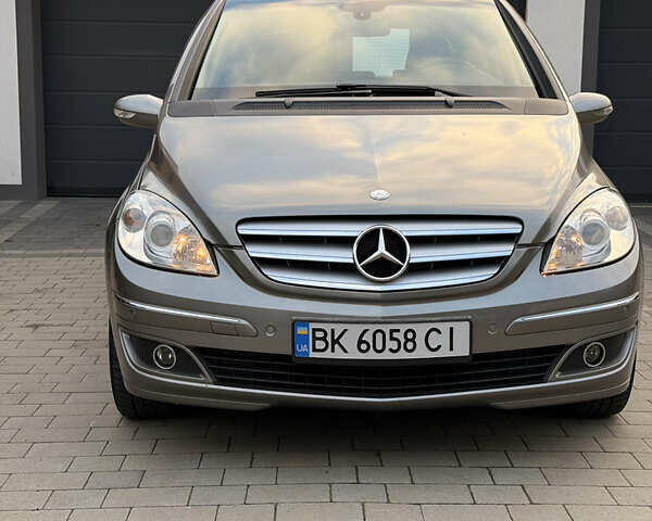 Серый Мерседес Б-класс, объемом двигателя 1.99 л и пробегом 288 тыс. км за 7000 $, фото 30 на Automoto.ua