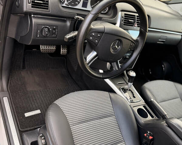 Серый Мерседес Б-класс, объемом двигателя 1.99 л и пробегом 288 тыс. км за 7000 $, фото 58 на Automoto.ua