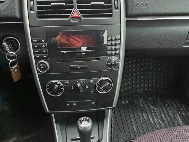 Сірий Мерседес Б-клас, об'ємом двигуна 2 л та пробігом 259 тис. км за 6650 $, фото 9 на Automoto.ua