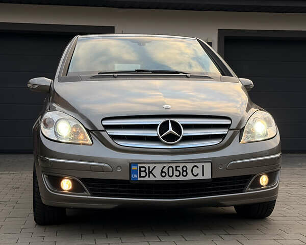 Серый Мерседес Б-класс, объемом двигателя 1.99 л и пробегом 288 тыс. км за 7000 $, фото 36 на Automoto.ua