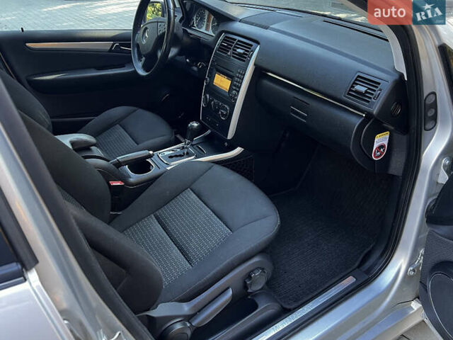 Серый Мерседес Б-класс, объемом двигателя 1.7 л и пробегом 217 тыс. км за 6900 $, фото 9 на Automoto.ua