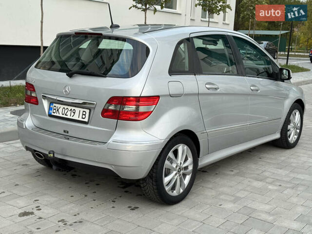 Сірий Мерседес Б-клас, об'ємом двигуна 1.7 л та пробігом 172 тис. км за 7999 $, фото 4 на Automoto.ua