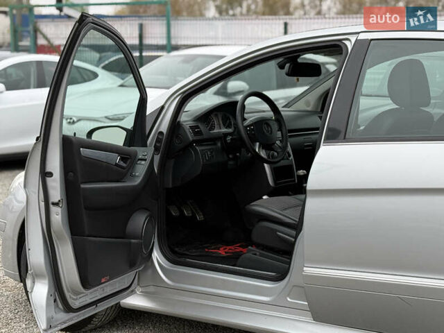 Сірий Мерседес Б-клас, об'ємом двигуна 2 л та пробігом 253 тис. км за 6900 $, фото 23 на Automoto.ua