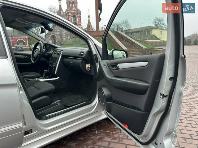 Серый Мерседес Б-класс, объемом двигателя 1.7 л и пробегом 237 тыс. км за 6600 $, фото 23 на Automoto.ua