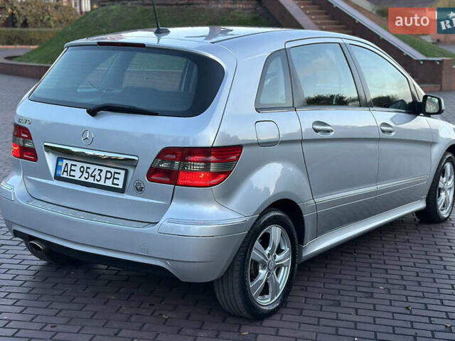 Серый Мерседес Б-класс, объемом двигателя 1.7 л и пробегом 237 тыс. км за 6999 $, фото 11 на Automoto.ua