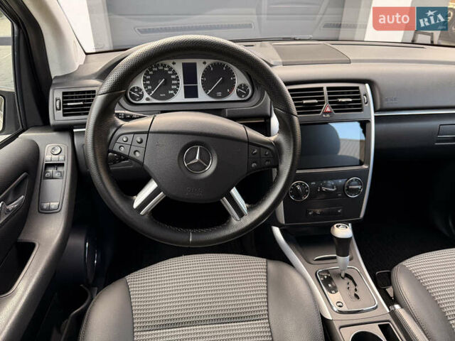 Серый Мерседес Б-класс, объемом двигателя 1.99 л и пробегом 288 тыс. км за 7000 $, фото 66 на Automoto.ua