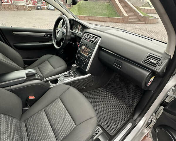 Серый Мерседес Б-класс, объемом двигателя 1.7 л и пробегом 237 тыс. км за 6600 $, фото 21 на Automoto.ua