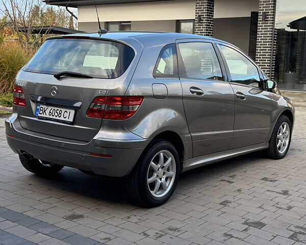 Серый Мерседес Б-класс, объемом двигателя 1.99 л и пробегом 288 тыс. км за 7000 $, фото 7 на Automoto.ua