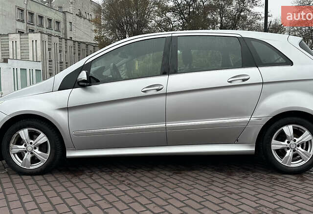 Серый Мерседес Б-класс, объемом двигателя 1.7 л и пробегом 237 тыс. км за 6600 $, фото 11 на Automoto.ua