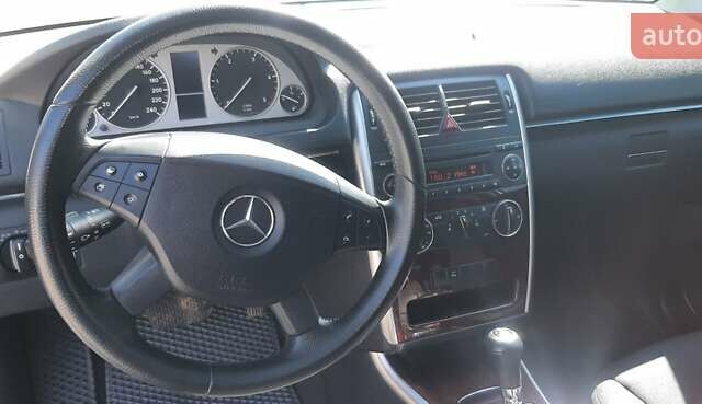 Сірий Мерседес Б-клас, об'ємом двигуна 1.99 л та пробігом 208 тис. км за 7600 $, фото 9 на Automoto.ua