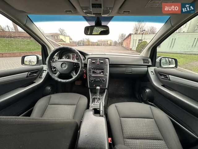 Серый Мерседес Б-класс, объемом двигателя 1.7 л и пробегом 237 тыс. км за 6600 $, фото 29 на Automoto.ua