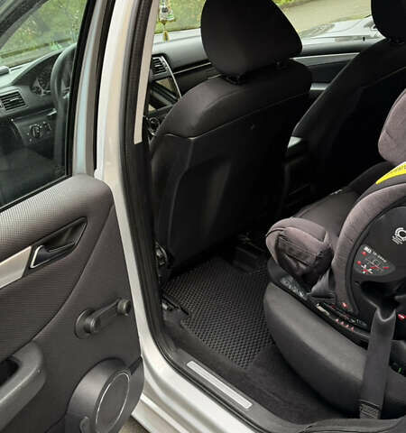 Серый Мерседес Б-класс, объемом двигателя 1.99 л и пробегом 270 тыс. км за 6500 $, фото 4 на Automoto.ua