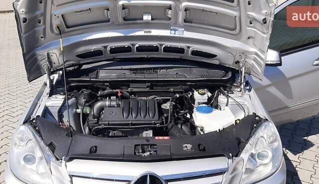 Сірий Мерседес Б-клас, об'ємом двигуна 1.99 л та пробігом 208 тис. км за 7600 $, фото 19 на Automoto.ua