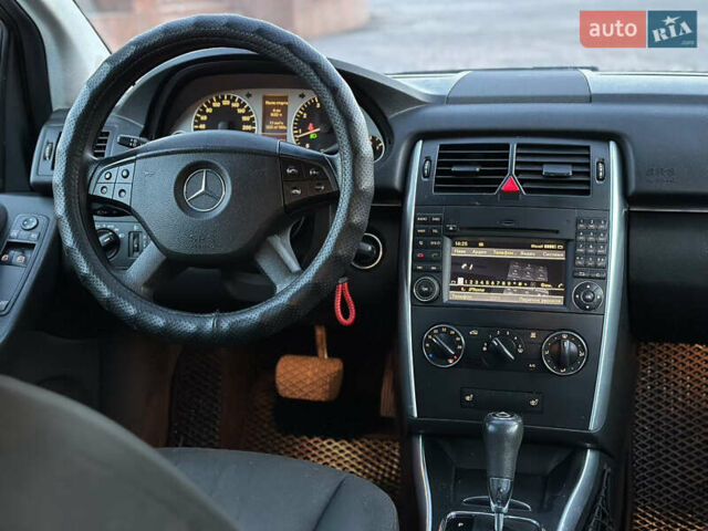 Серый Мерседес Б-класс, объемом двигателя 1.7 л и пробегом 237 тыс. км за 6999 $, фото 28 на Automoto.ua