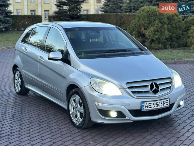 Серый Мерседес Б-класс, объемом двигателя 1.7 л и пробегом 237 тыс. км за 6999 $, фото 9 на Automoto.ua