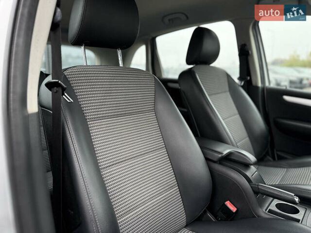 Сірий Мерседес Б-клас, об'ємом двигуна 2 л та пробігом 253 тис. км за 6900 $, фото 12 на Automoto.ua