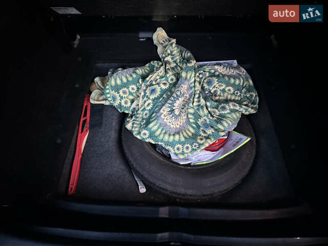 Серый Мерседес Б-класс, объемом двигателя 1.7 л и пробегом 237 тыс. км за 6999 $, фото 35 на Automoto.ua