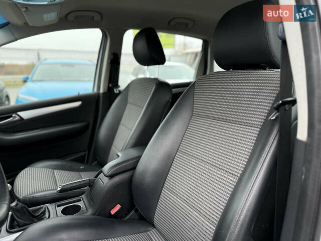 Сірий Мерседес Б-клас, об'ємом двигуна 2 л та пробігом 253 тис. км за 6900 $, фото 22 на Automoto.ua