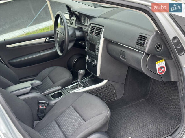 Сірий Мерседес Б-клас, об'ємом двигуна 1.7 л та пробігом 172 тис. км за 7999 $, фото 7 на Automoto.ua