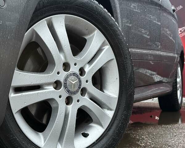 Серый Мерседес Б-класс, объемом двигателя 2 л и пробегом 211 тыс. км за 8500 $, фото 5 на Automoto.ua