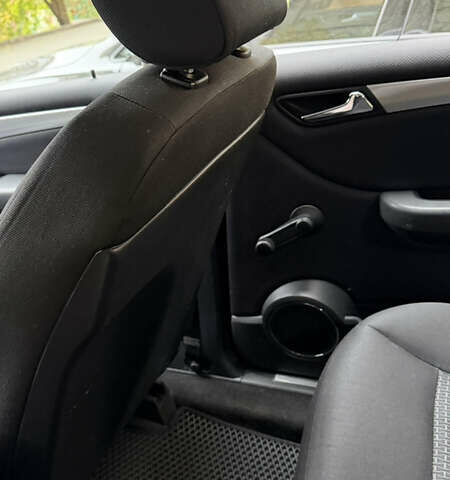 Серый Мерседес Б-класс, объемом двигателя 1.99 л и пробегом 270 тыс. км за 6500 $, фото 5 на Automoto.ua