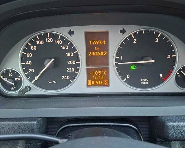 Серый Мерседес Б-класс, объемом двигателя 2.03 л и пробегом 240 тыс. км за 8700 $, фото 7 на Automoto.ua