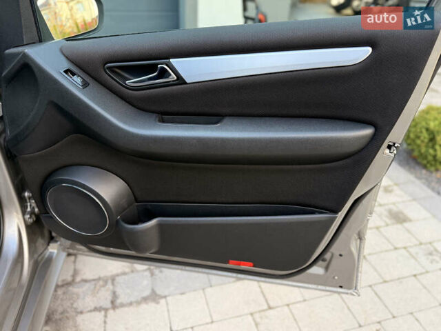 Серый Мерседес Б-класс, объемом двигателя 1.99 л и пробегом 288 тыс. км за 7000 $, фото 89 на Automoto.ua