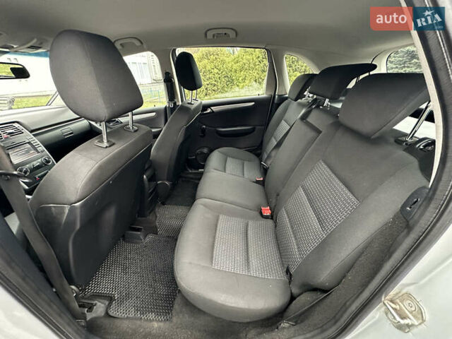 Серый Мерседес Б-класс, объемом двигателя 1.7 л и пробегом 237 тыс. км за 6600 $, фото 16 на Automoto.ua