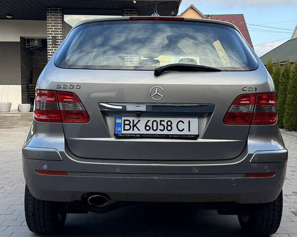 Серый Мерседес Б-класс, объемом двигателя 1.99 л и пробегом 288 тыс. км за 7000 $, фото 5 на Automoto.ua