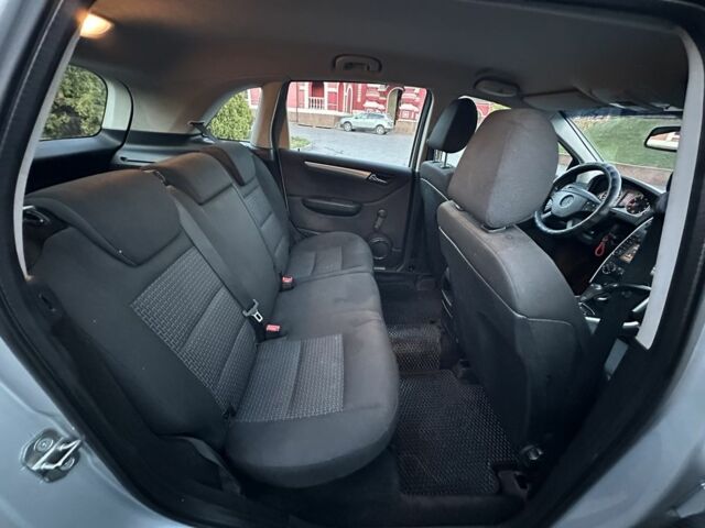 Серый Мерседес Б-класс, объемом двигателя 1.7 л и пробегом 237 тыс. км за 6700 $, фото 10 на Automoto.ua