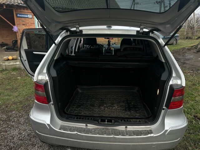 Сірий Мерседес Б-клас, об'ємом двигуна 2 л та пробігом 300 тис. км за 5500 $, фото 4 на Automoto.ua