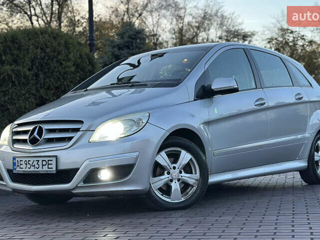 Серый Мерседес Б-класс, объемом двигателя 1.7 л и пробегом 237 тыс. км за 6999 $, фото 3 на Automoto.ua