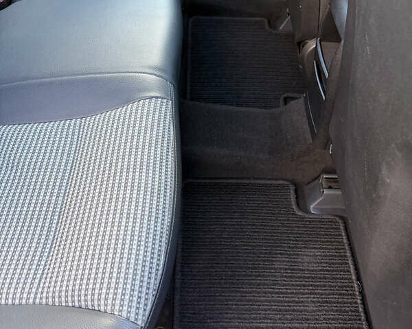 Серый Мерседес Б-класс, объемом двигателя 1.99 л и пробегом 288 тыс. км за 7000 $, фото 83 на Automoto.ua