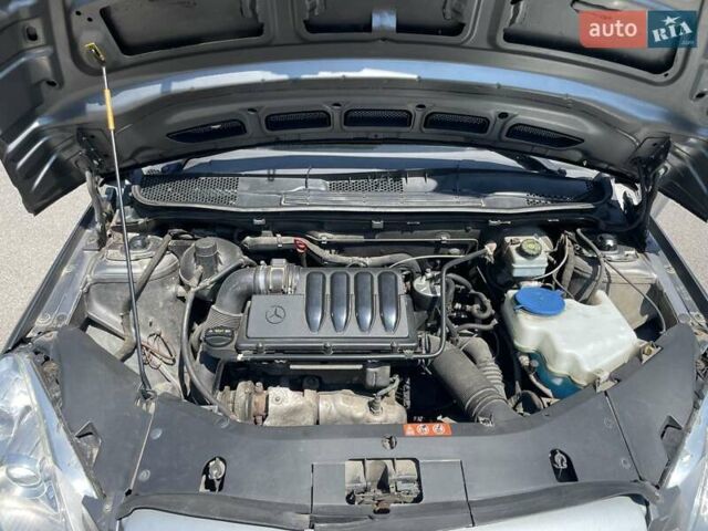 Серый Мерседес Б-класс, объемом двигателя 1.9 л и пробегом 240 тыс. км за 5800 $, фото 3 на Automoto.ua