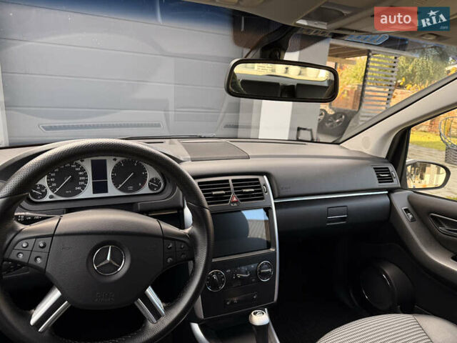 Серый Мерседес Б-класс, объемом двигателя 1.99 л и пробегом 288 тыс. км за 7000 $, фото 65 на Automoto.ua