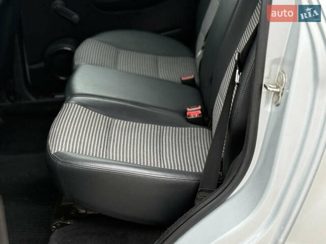 Сірий Мерседес Б-клас, об'ємом двигуна 2 л та пробігом 253 тис. км за 6900 $, фото 10 на Automoto.ua